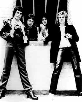 Freddie Mercury, John Deacon, Brian May, Roger Taylor (1977)